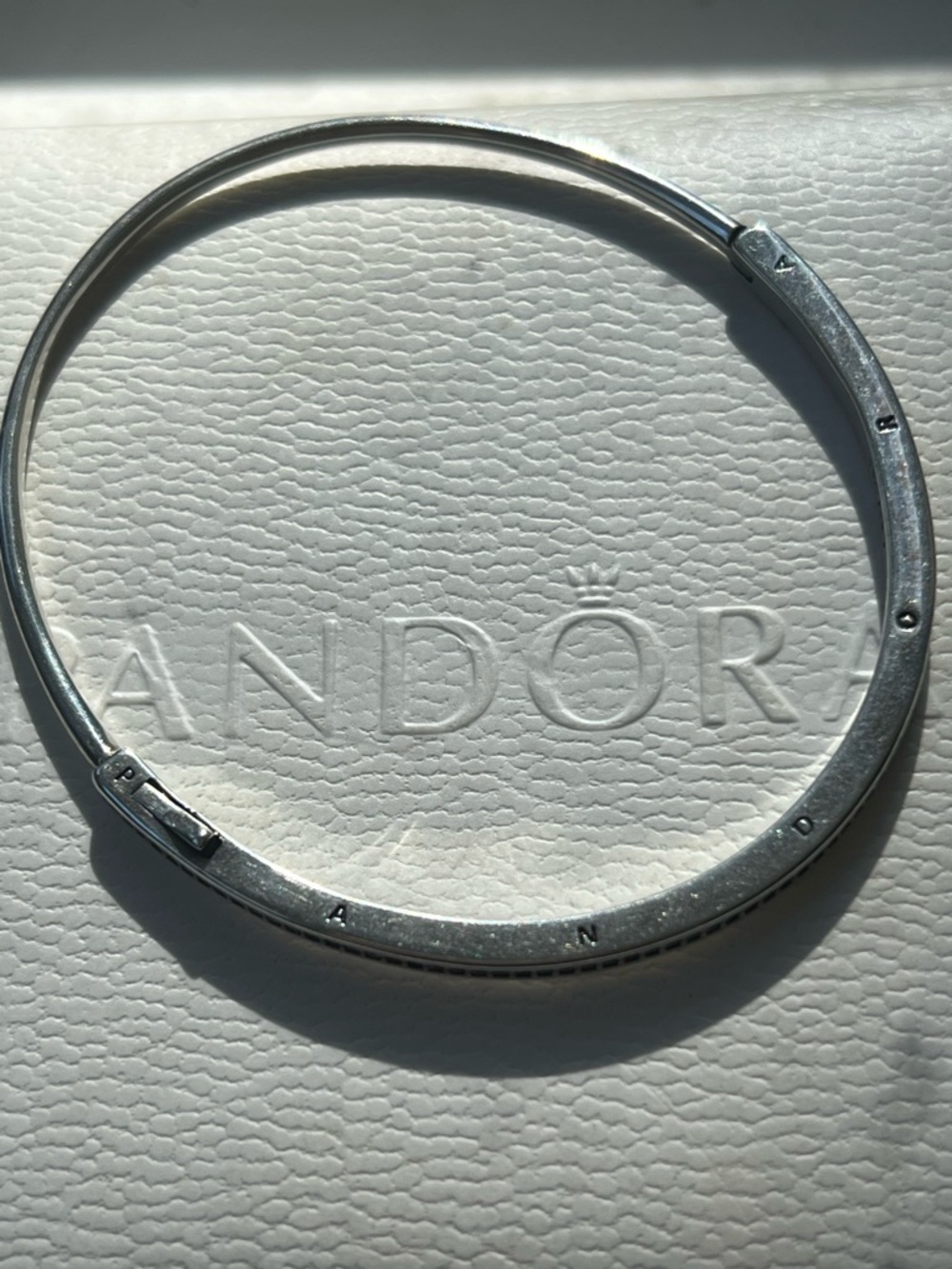 Pandora Bangle with Zirconia - Picture 5 of 6